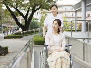 「美しい笑顔を手に入れる！歯列矯正の選び方と治療法完全ガイド」