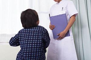 腫れないインプラント治療をしている水戸の歯科医院